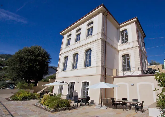 Miramare Apartments&Suites