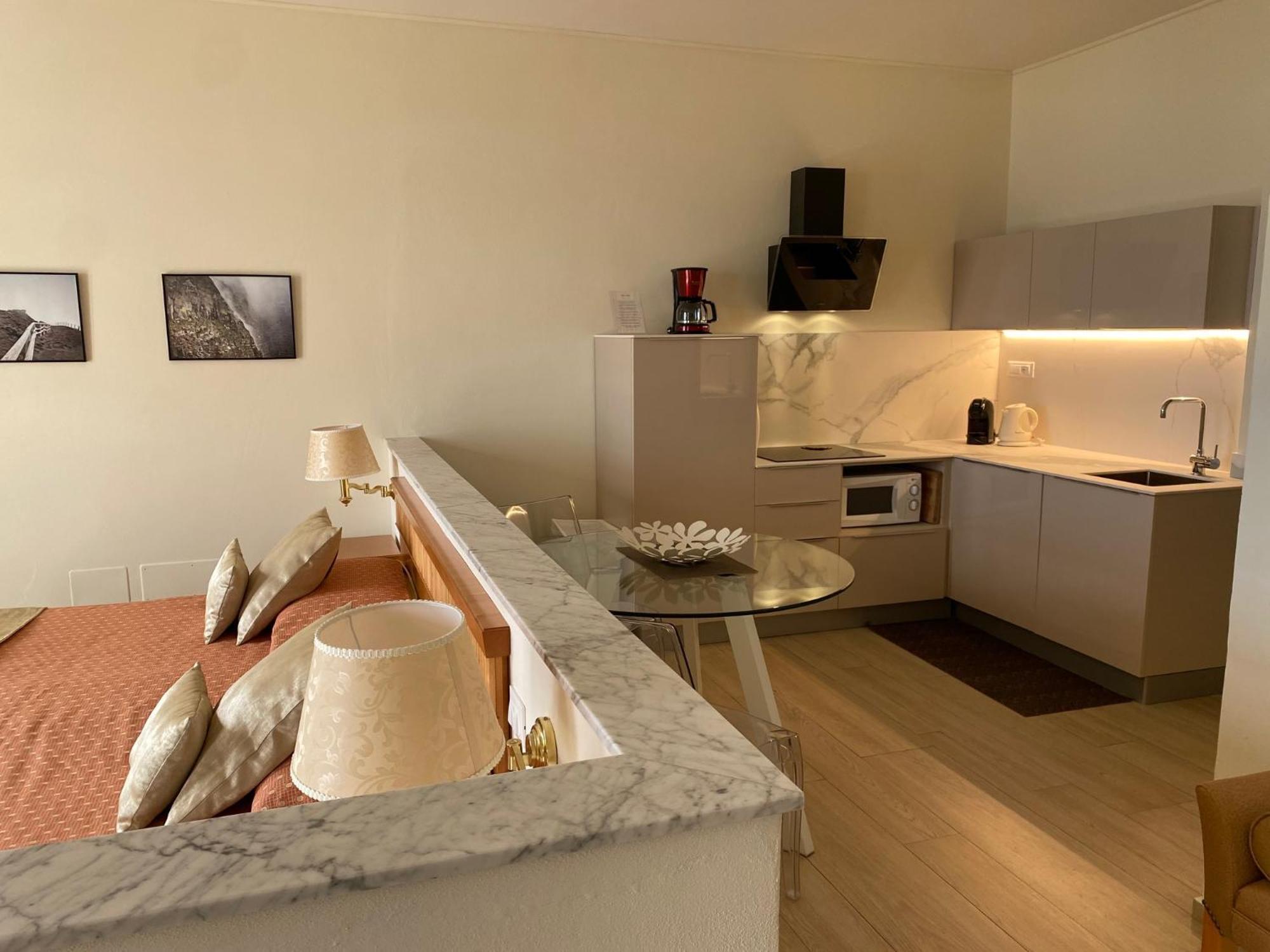 Aparthotel Miramare Apartments&suites