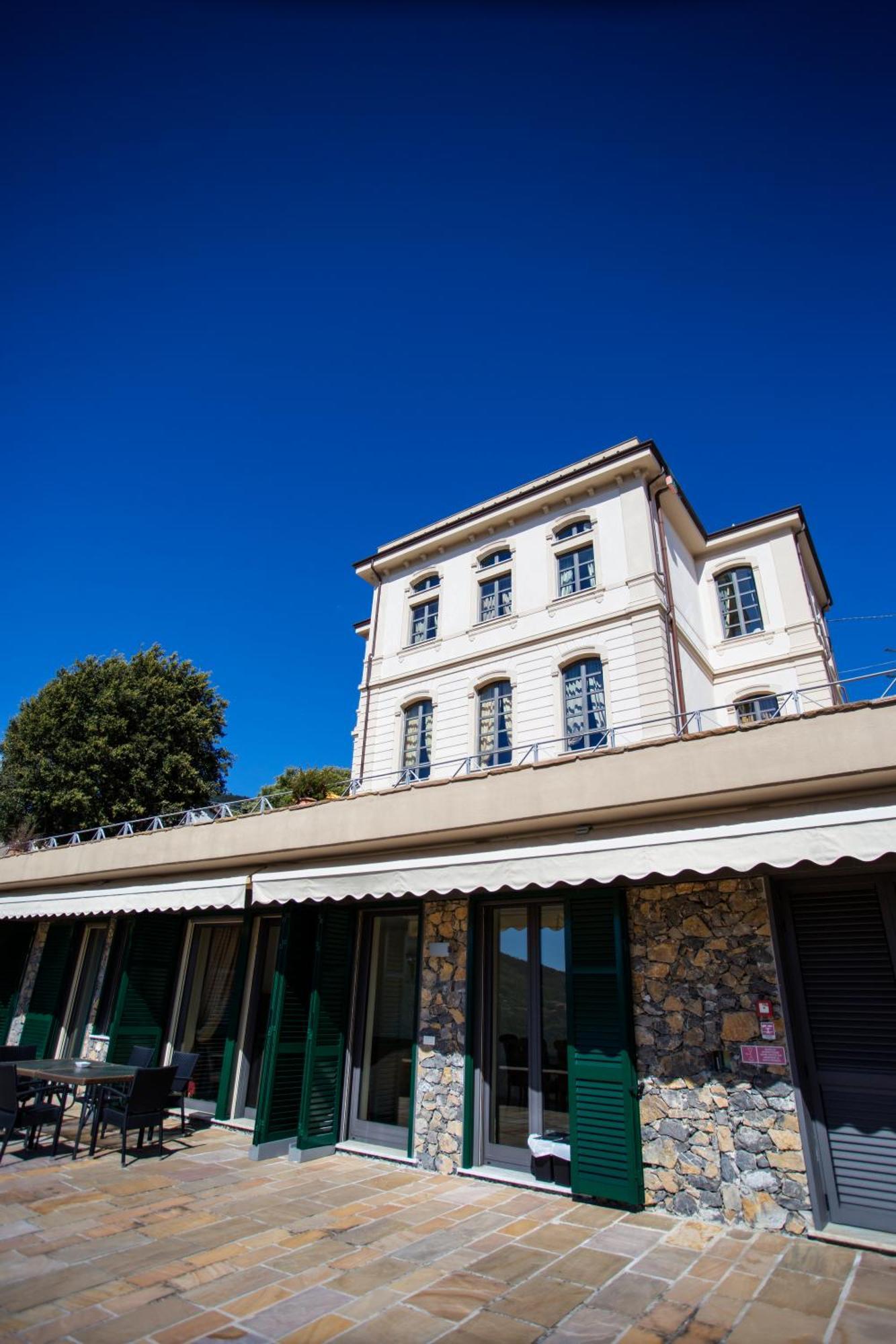 Miramare Apartments&suites Aparthotel
