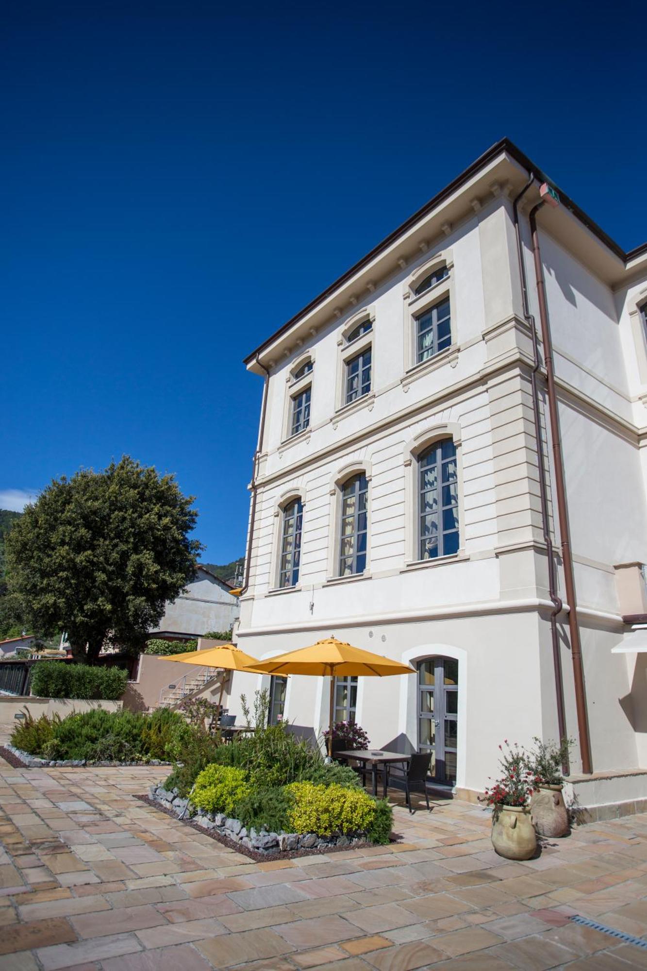 Miramare Apartments&suites 3*