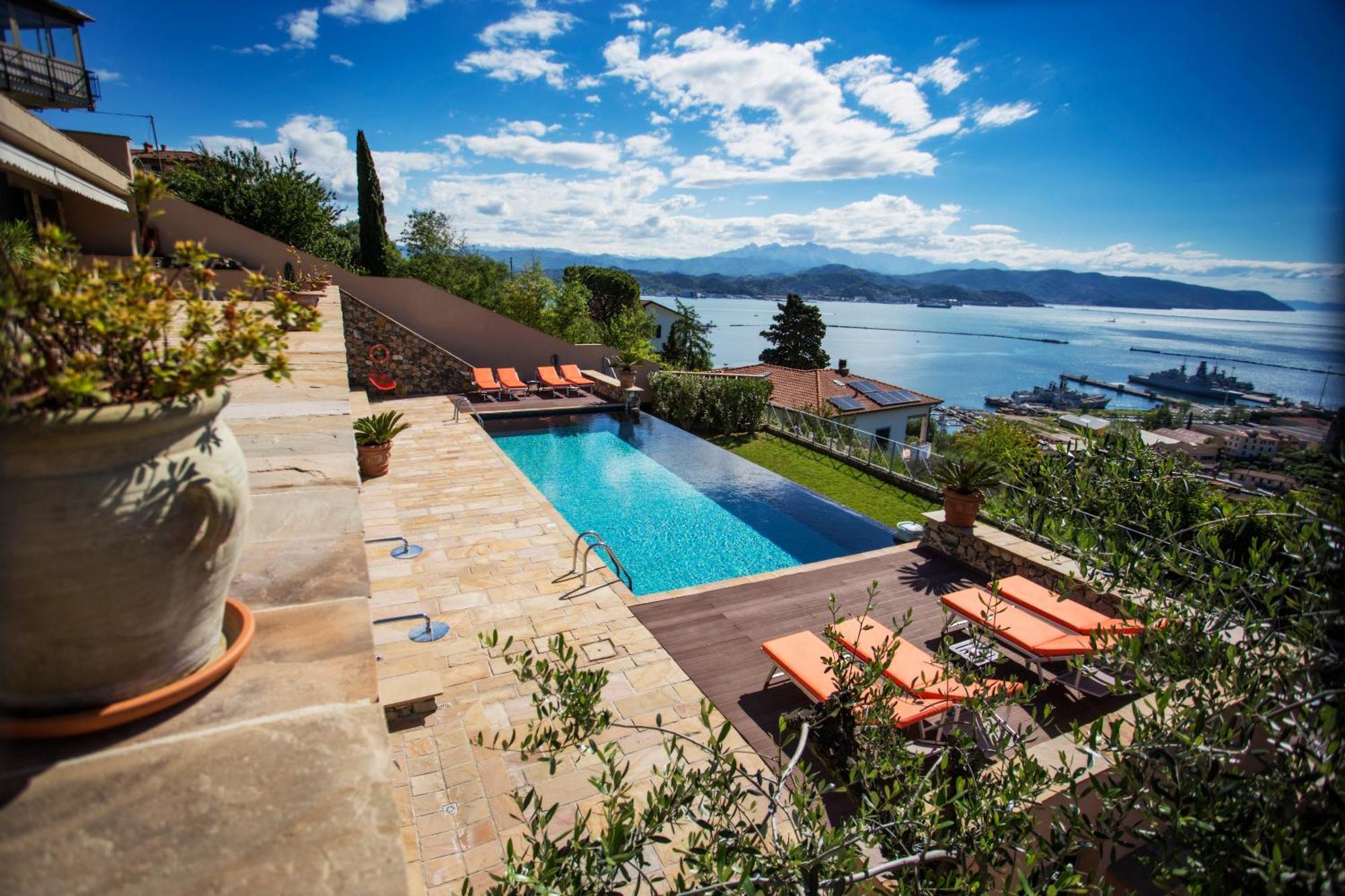 Miramare Apartments&suites 3* La Spezia