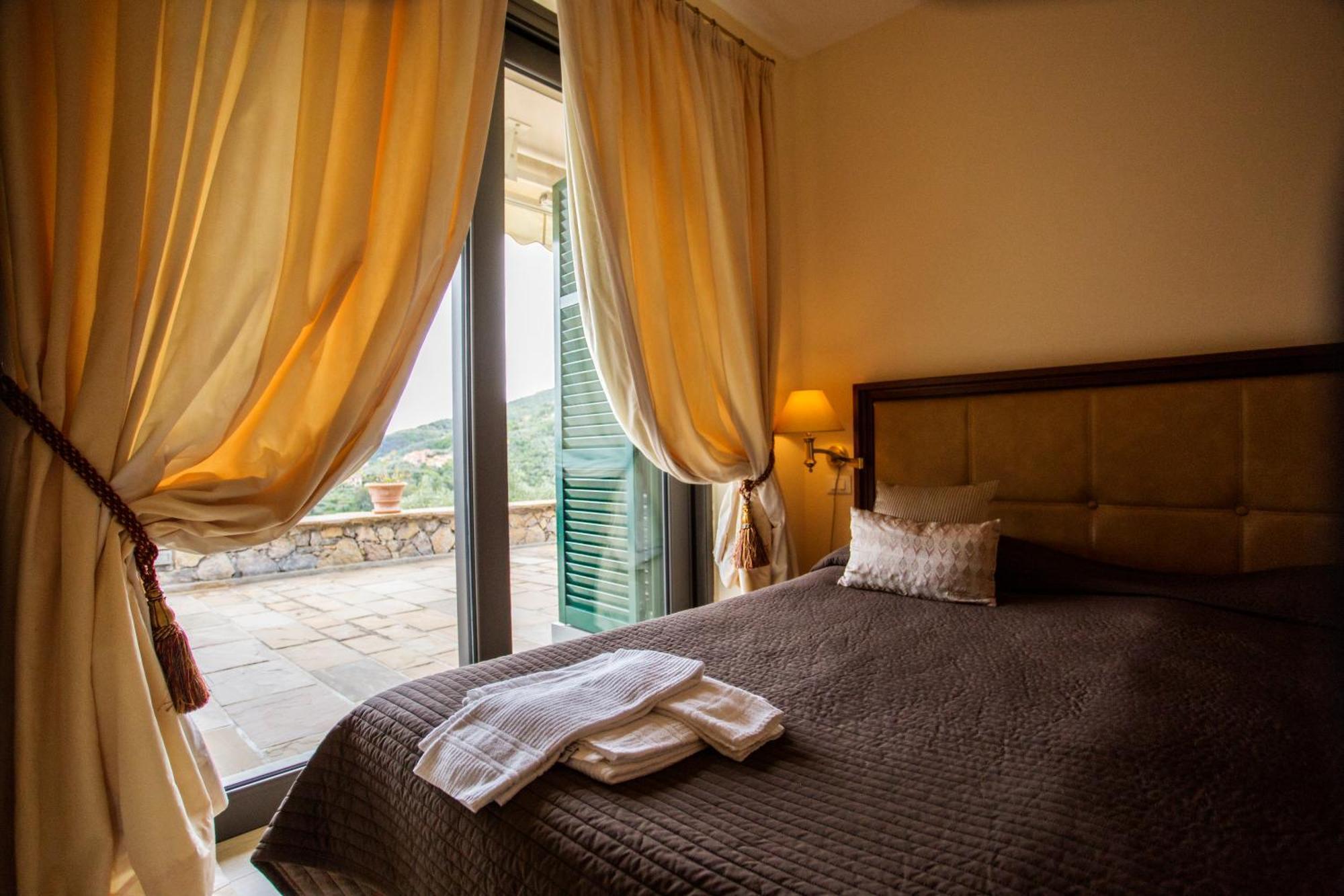 Miramare Apartments&suites 3* La Spezia