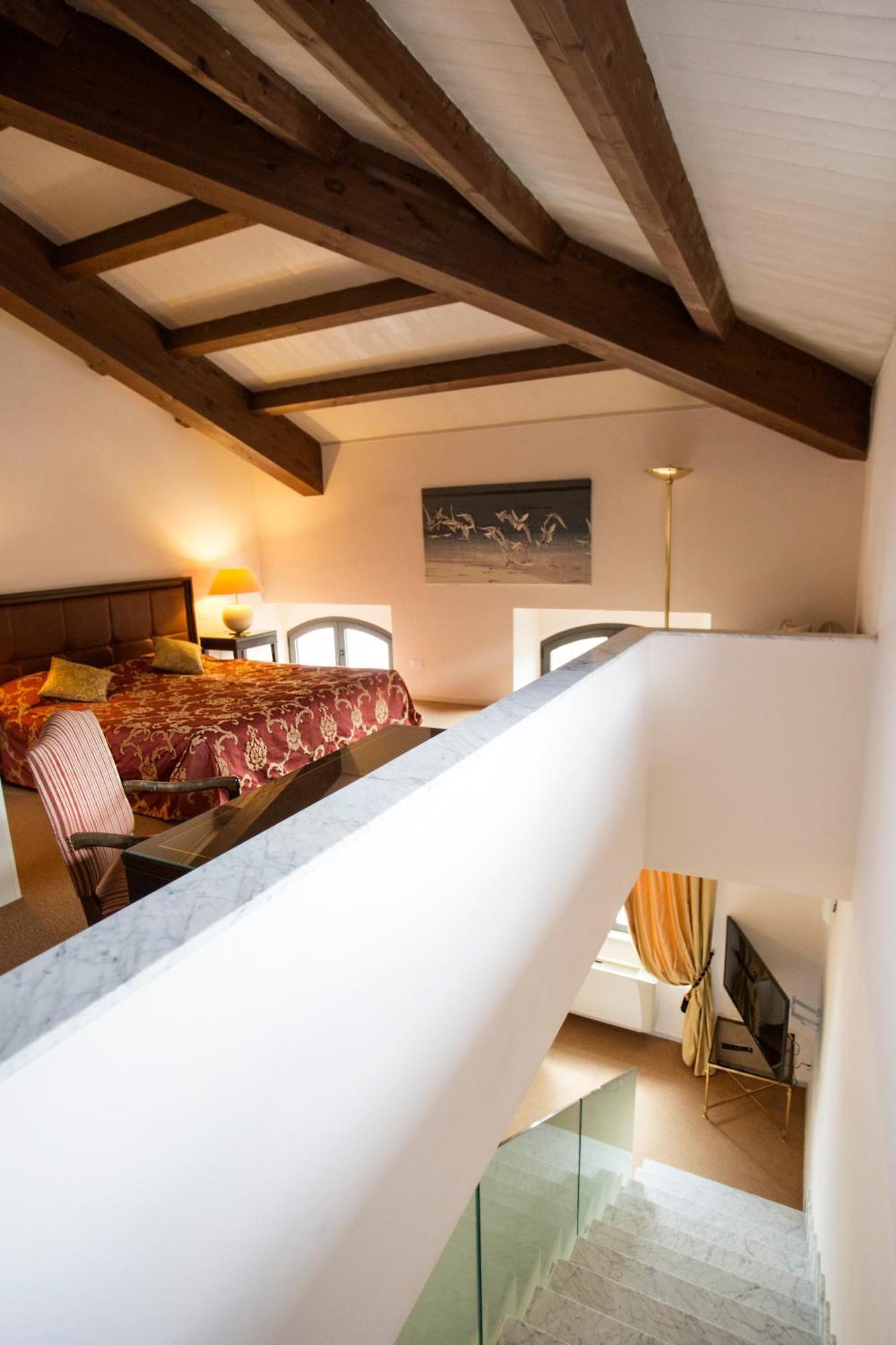 Miramare Apartments&suites