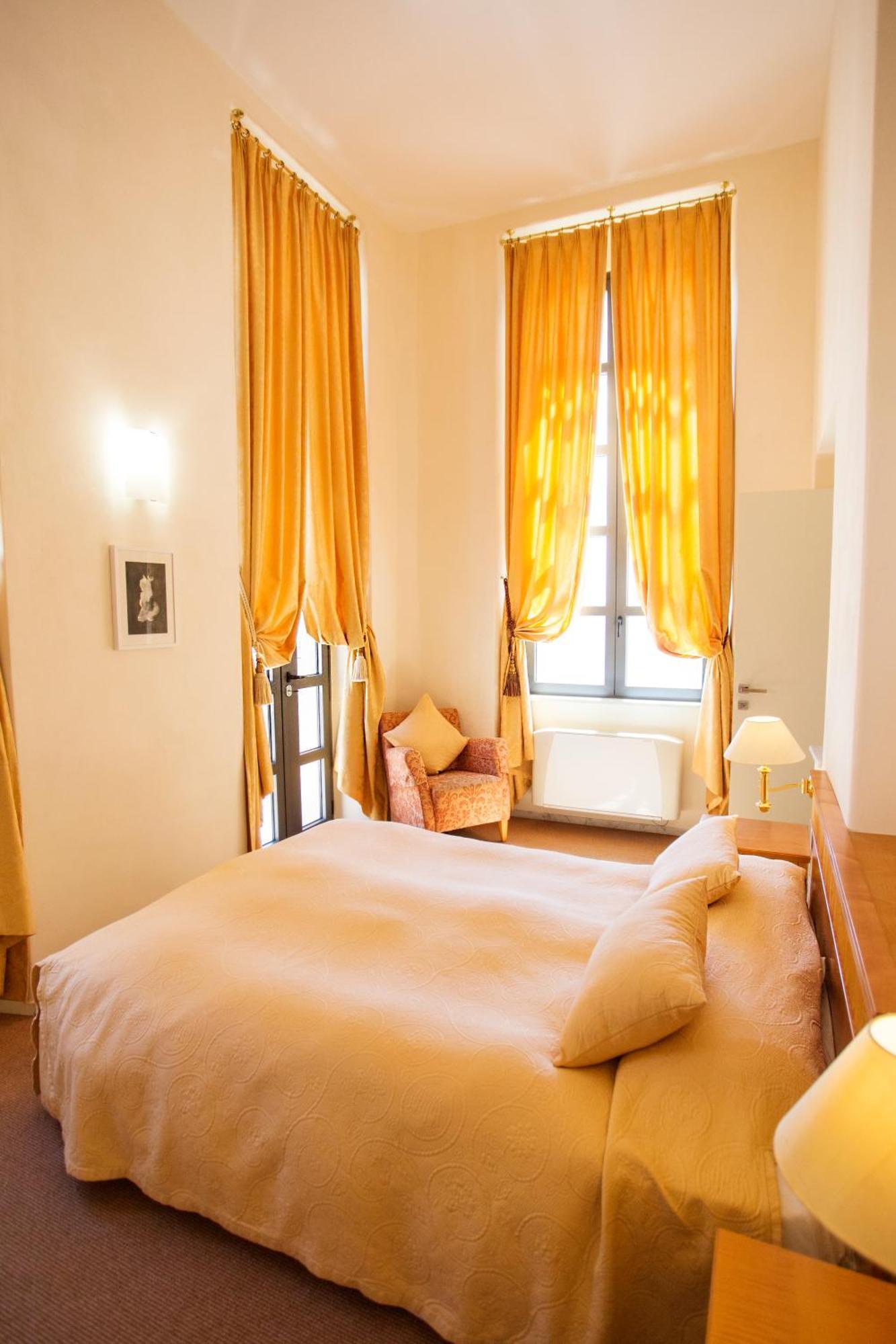 Miramare Apartments&suites Aparthotel 3*
