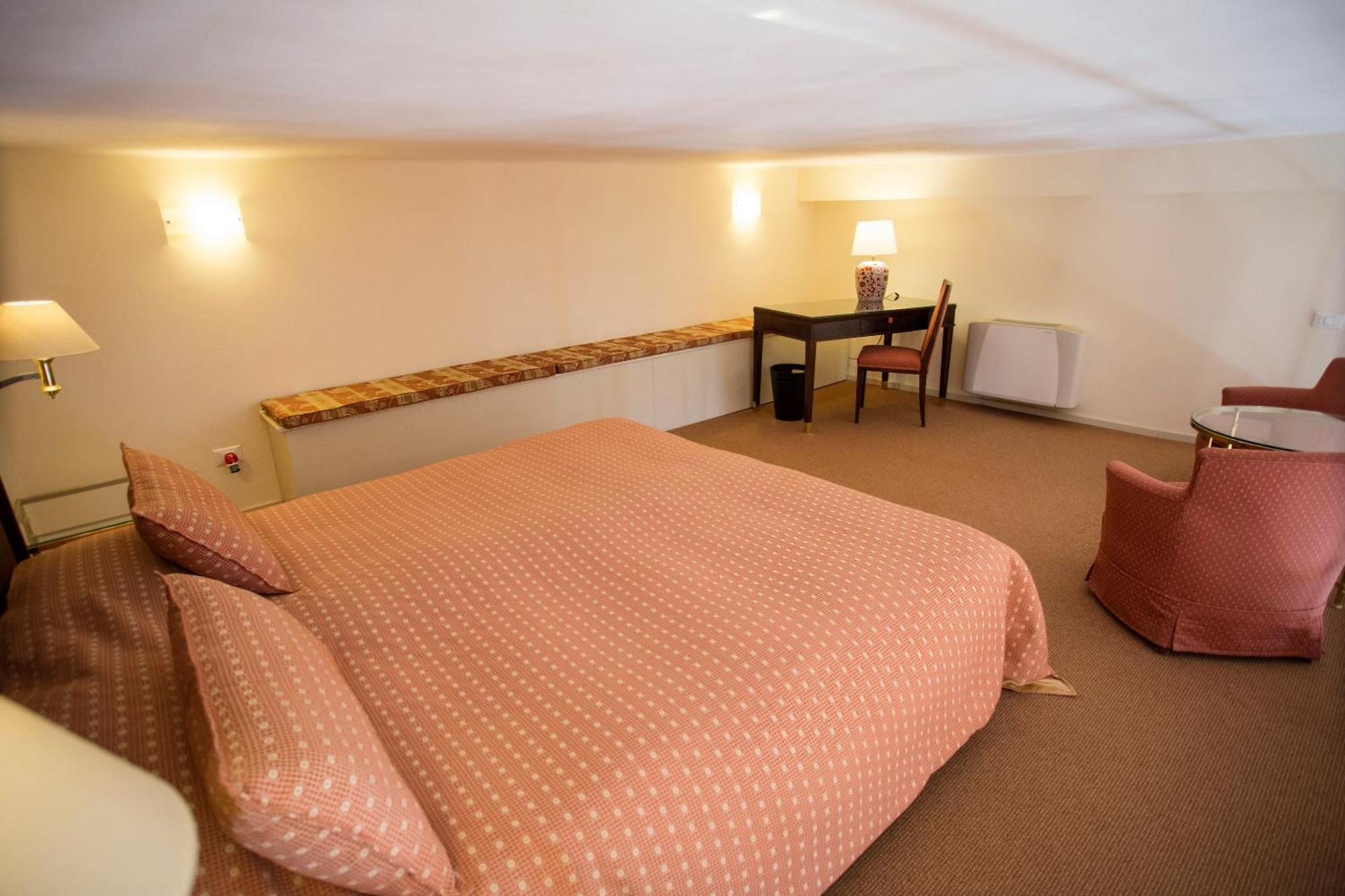 Aparthotel Miramare Apartments&suites 3*