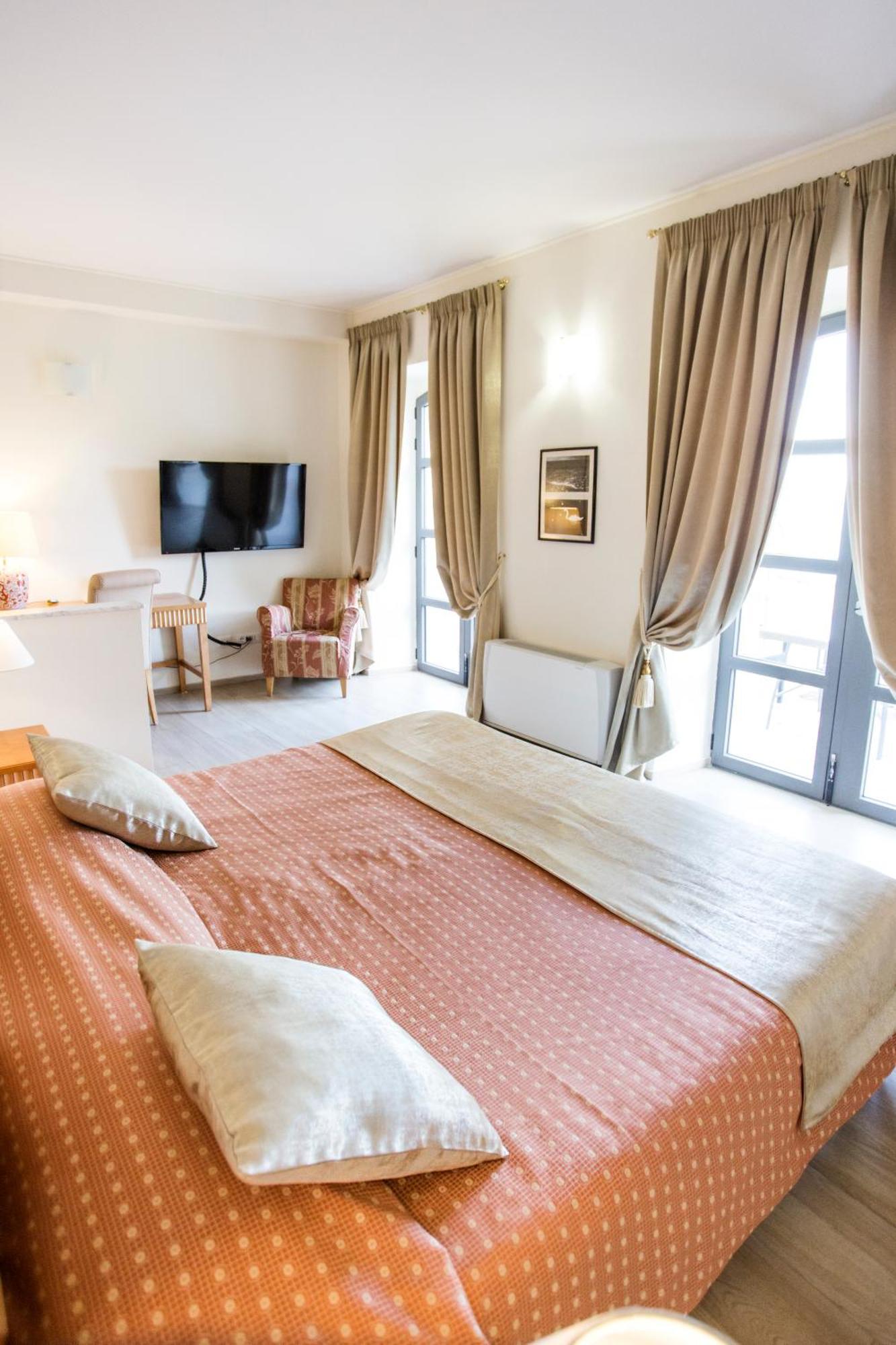 Aparthotel Miramare Apartments&suites La Spezia