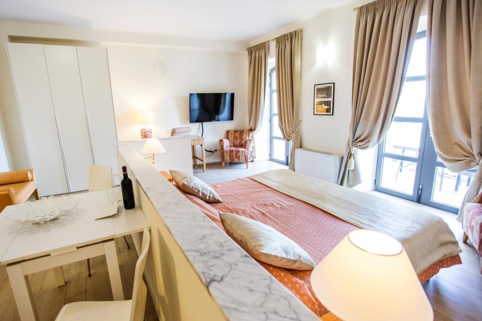 Miramare Apartments&suites 3* La Spezia